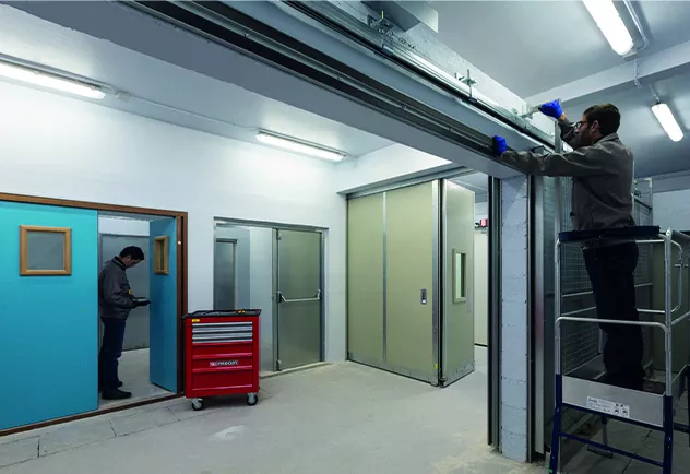 Devenir technicien qualifié en portes résistants au feu